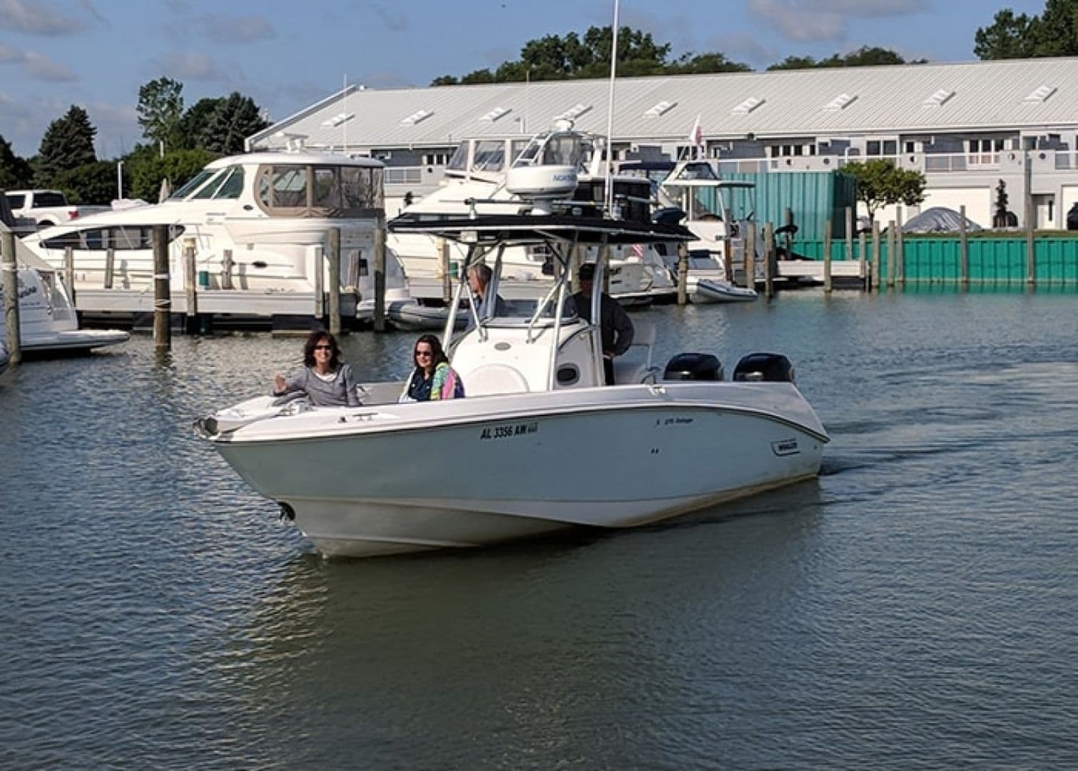 Boston Whaler 270 Outrage (Motorboat)