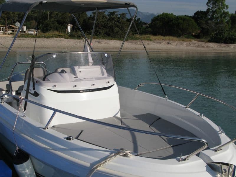Jeanneau Cap Camarat 5.5 CC Serie 2 (Motorboat)