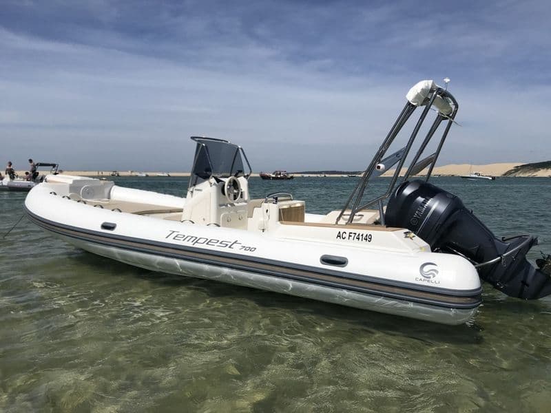 Capelli Tempest 700 (Semi-rigid)