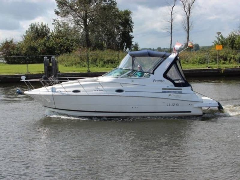 Cruisers Express 2870 (Motorboat)