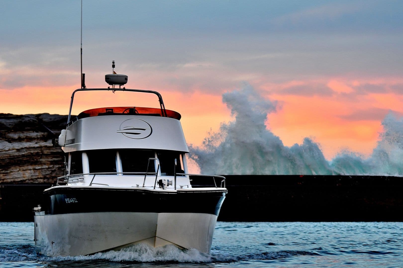 Rodman 1100 Fisher (Motorboat)