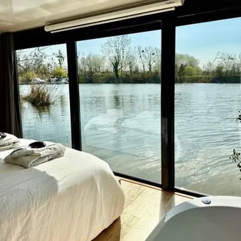 Billet Nuit Insolite en House Boat au Bord de la Moselle