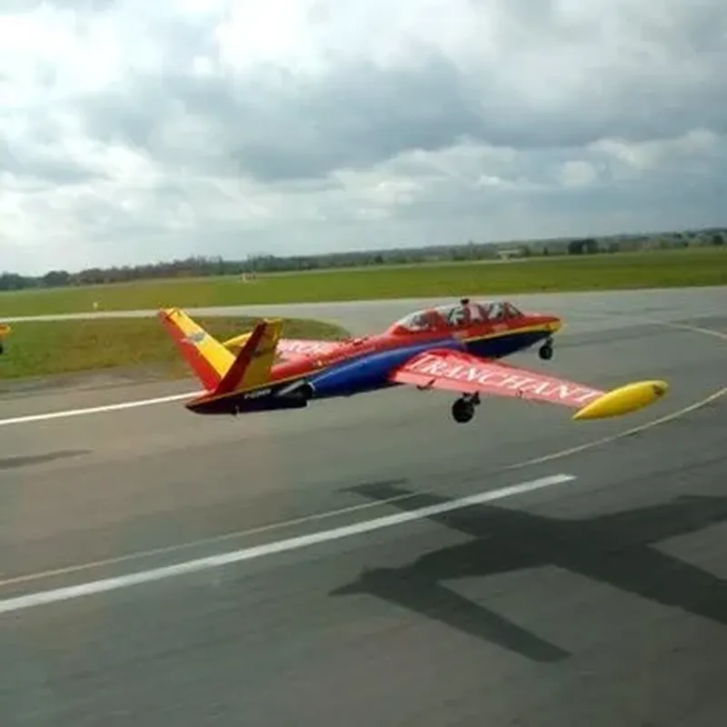 Initiation au Pilotage d'Avion de Chasse Fouga Magister à Valence