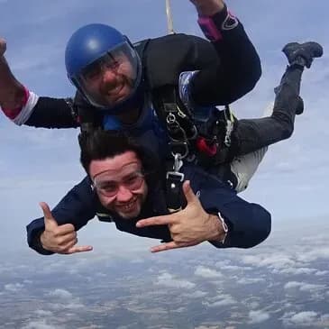 Saut en Parachute en Tandem près de Tarbes