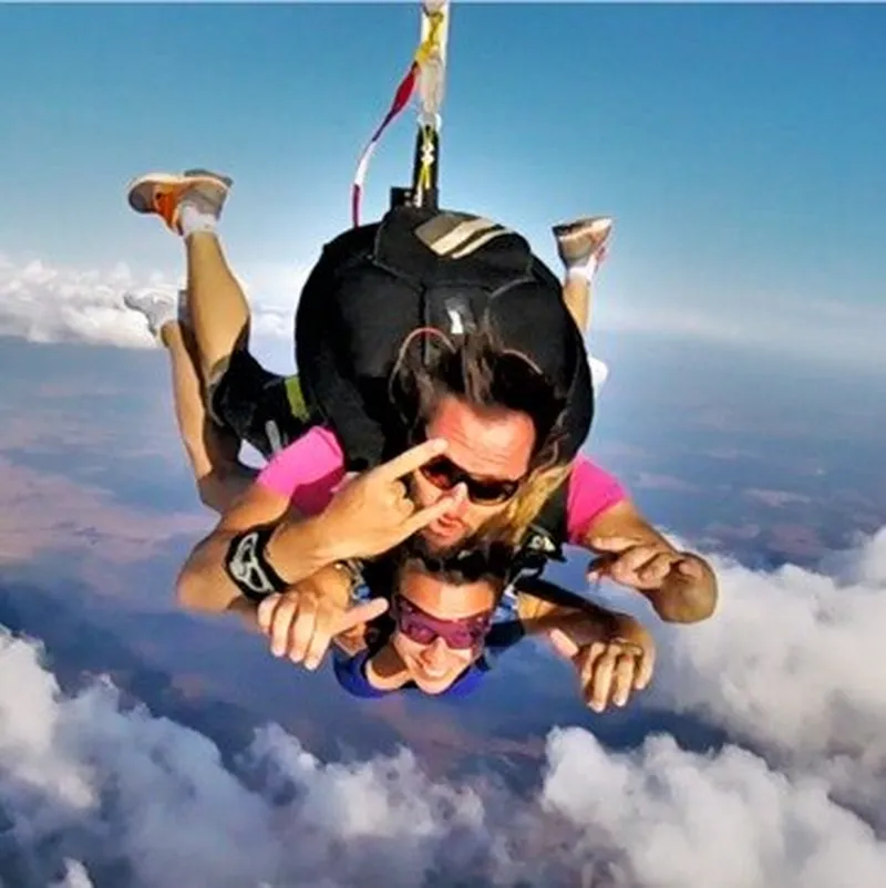 Saut en Parachute Tandem près de Chaumont
