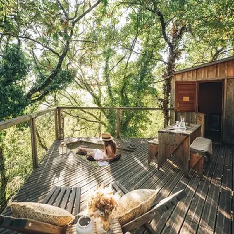 Cabane dans les Arbres avec Spa et Sauna près de Montauban