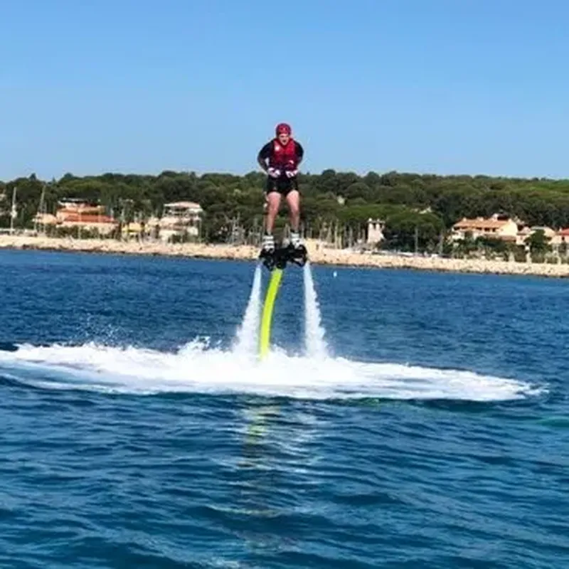 Initiation au Flyboard près de Marseille