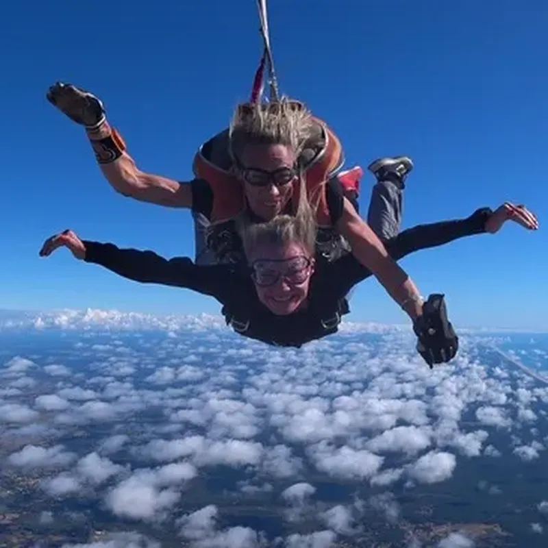 Saut en Parachute Tandem près de Lacanau