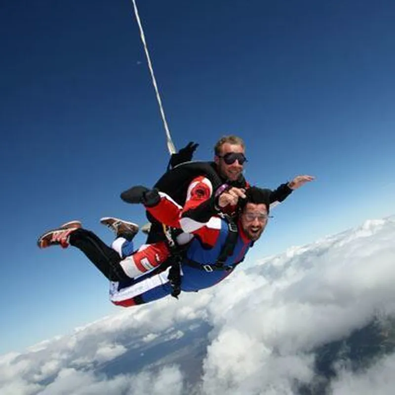Billet Saut Parachute Tandem à proximité de Metz