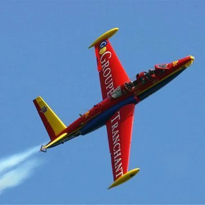 Vol en avion de chasse Fouga Magister à Paris