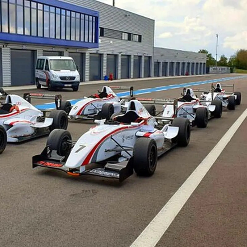 Billet Stage en Formule Renault 2000 - Circuit de Catalunya