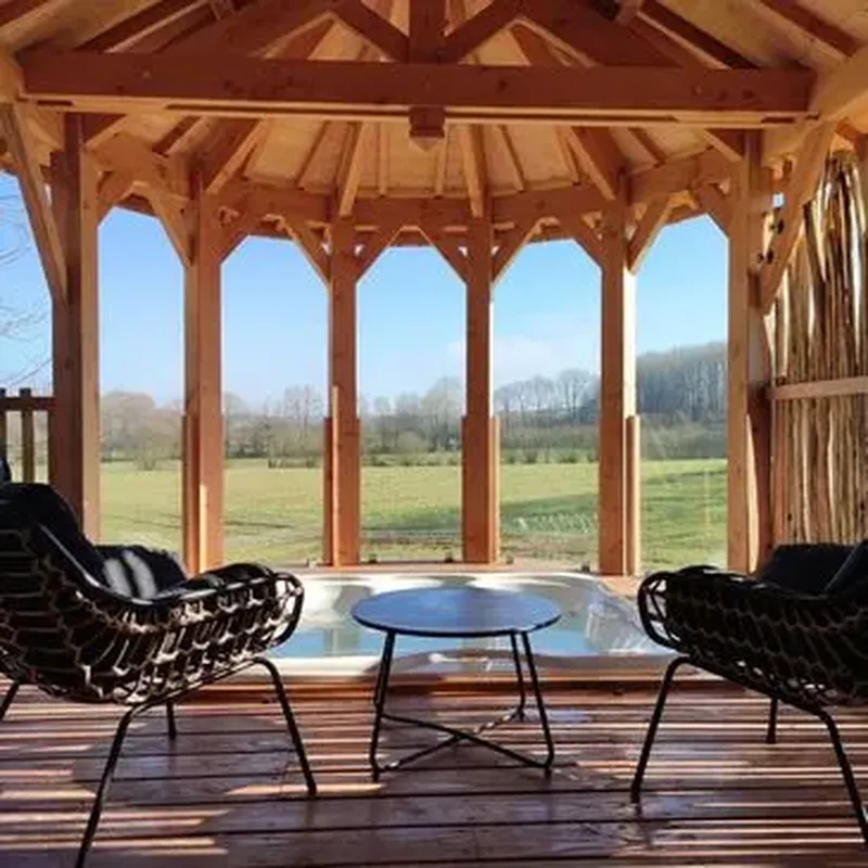 Nuit en Cabane Perchée avec Spa près de Loudéac