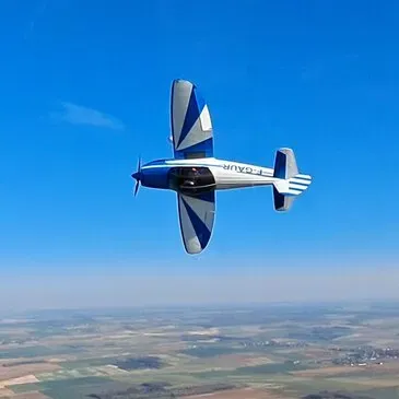 Baptême en Avion de Voltige près de Fontainebleau