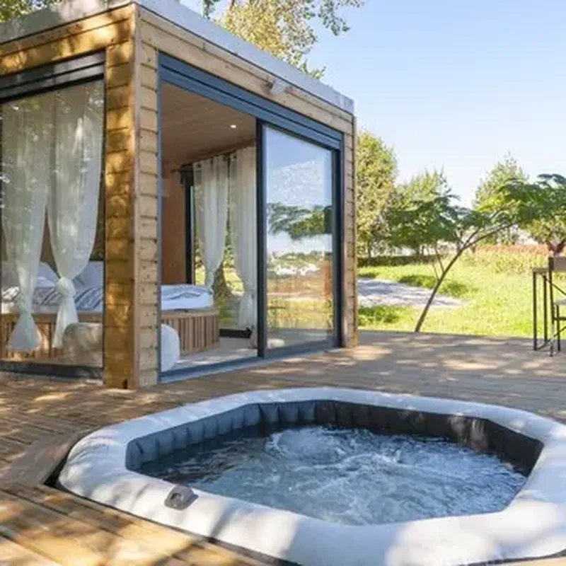 Billet Nuit en Cabane avec Jacuzzi Privatif près de Mont-de-Marsan