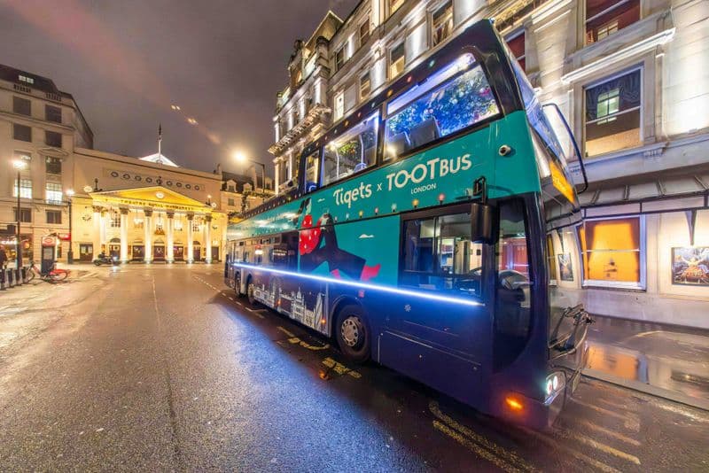 Londres : Frameless Art Experience, Bar Bus Tour et Hard Rock Cafe Dinner