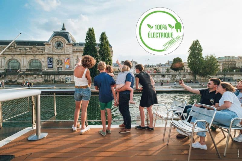 Billet Paris : Croisière familiale sur la Seine avec un guide touristique