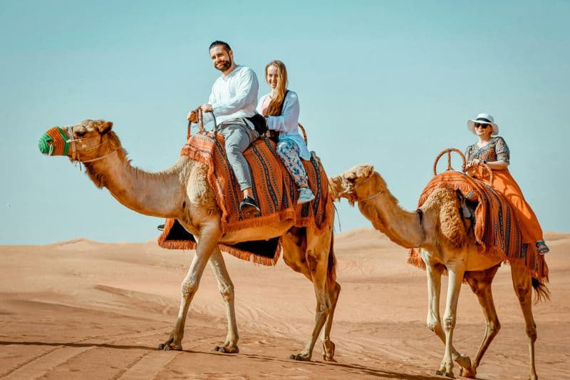 Billet Dubaï : Matinée de Dune-Bashing, Quad Bike, Sandboard et promenade à dos de chameau