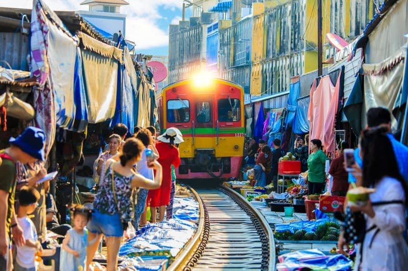 Billet Au départ de Bangkok : Visite du marché flottant d'Amphawa et du marché ferroviaire de Maeklong