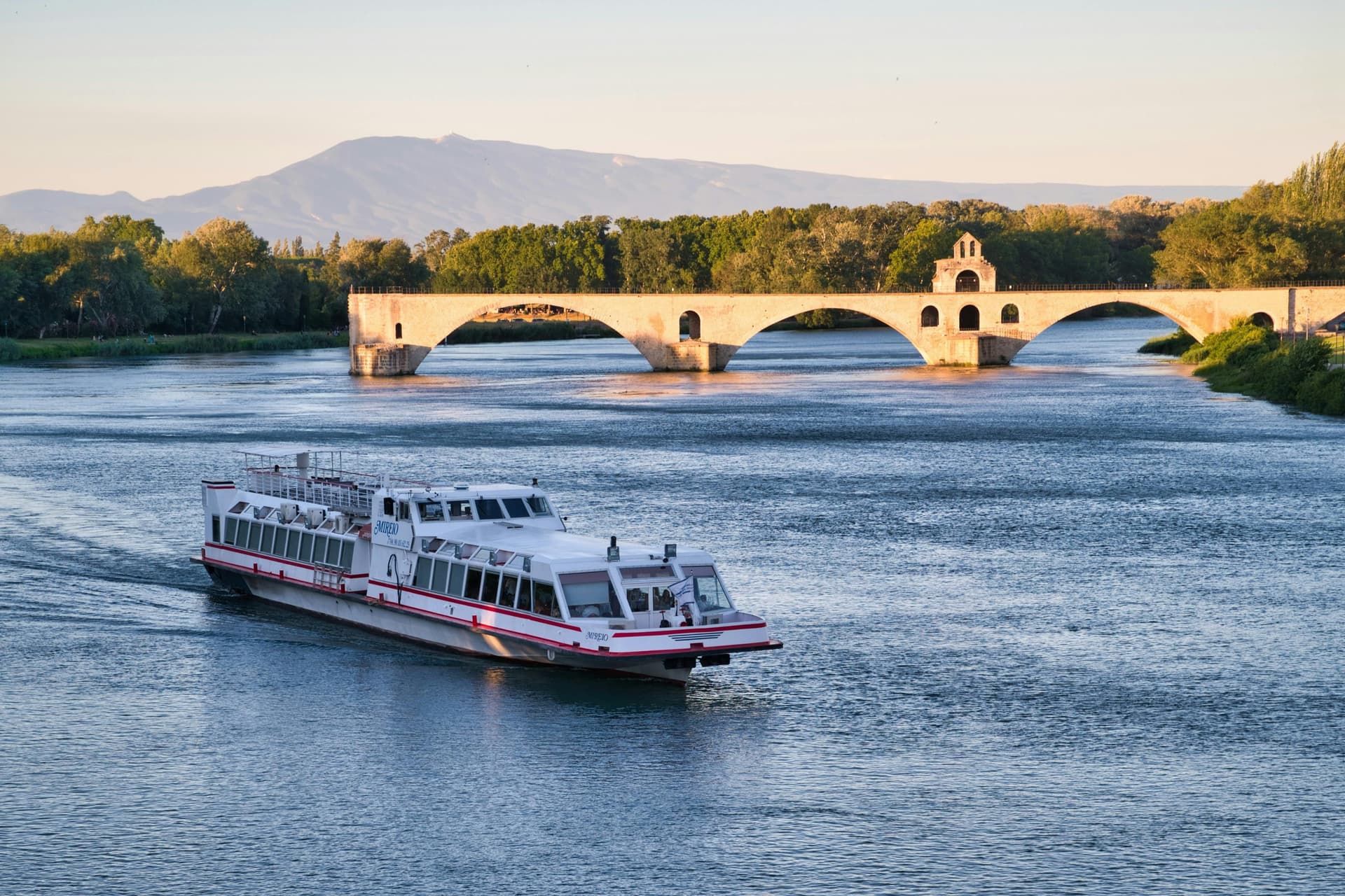 Avignon : Croisière festive + déjeuner