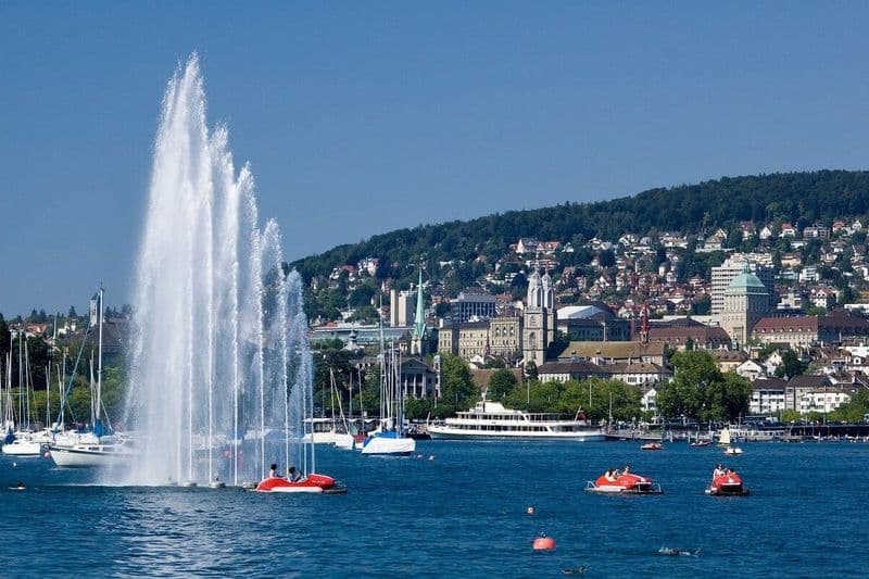 Billet Zurich : Visite guidée de la vieille ville + entrée à la maison du chocolat Lindt + croisière sur le lac