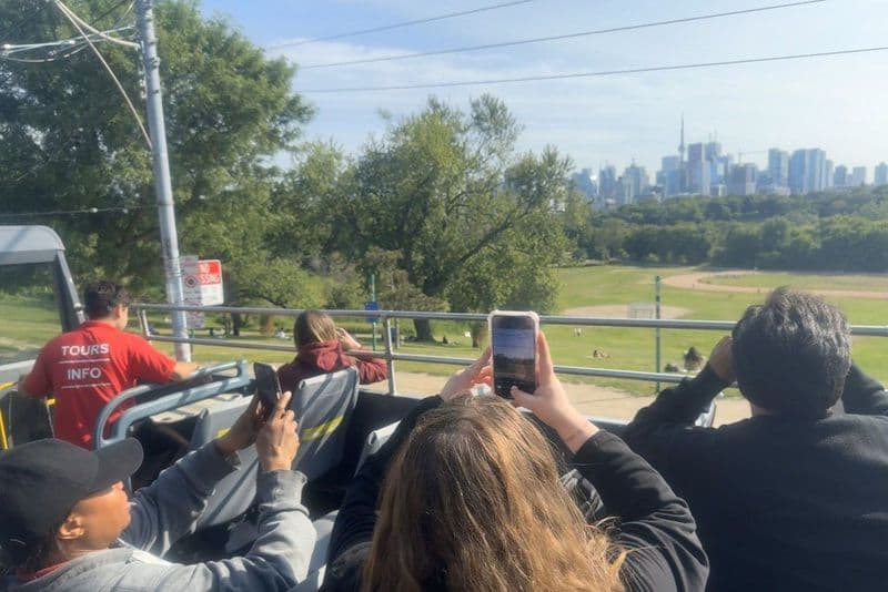 Billet Toronto : Visite guidée en bus des quartiers est