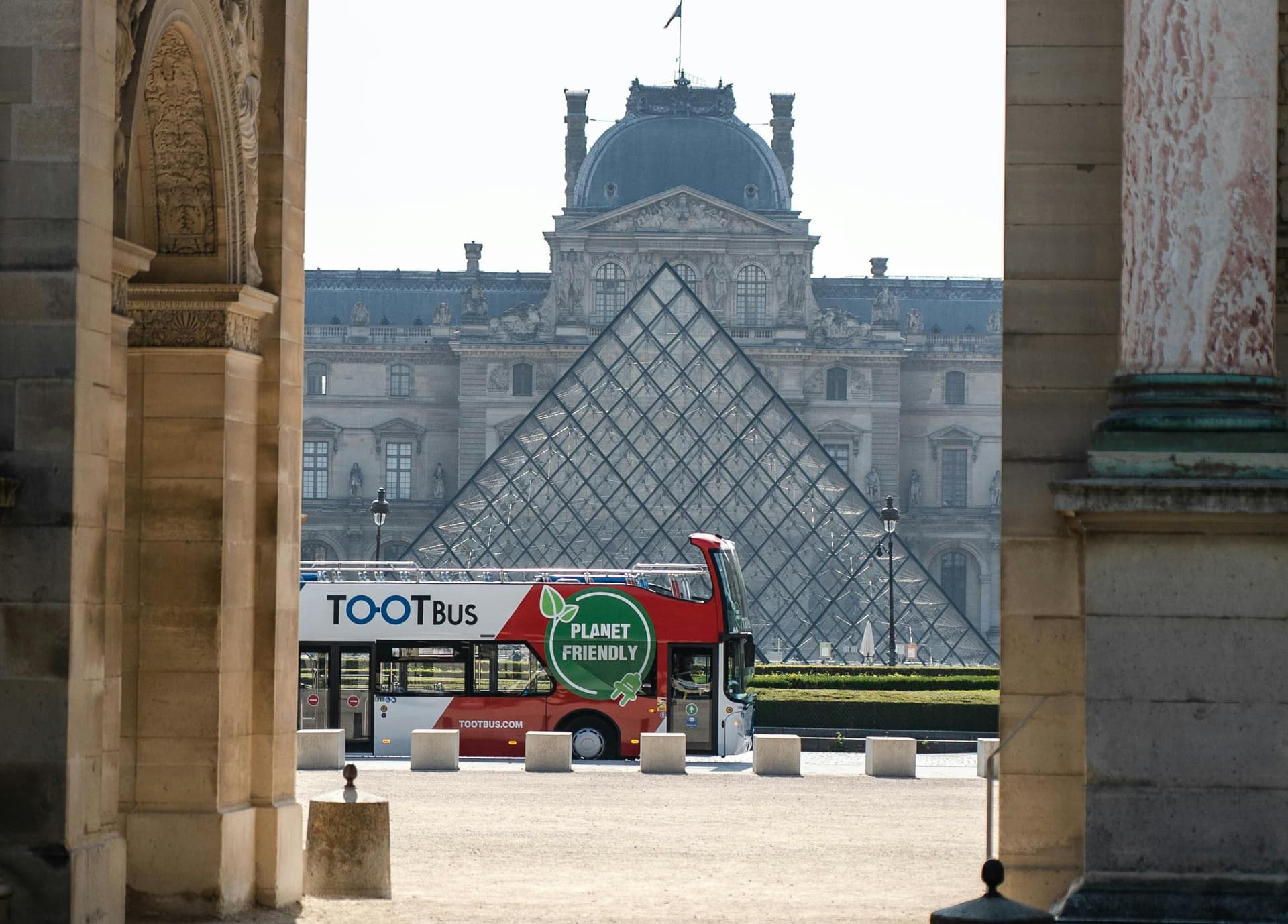 Billet Tootbus Paris: Tour Guidé en Bus Eco-responsable + Visite Nocturne