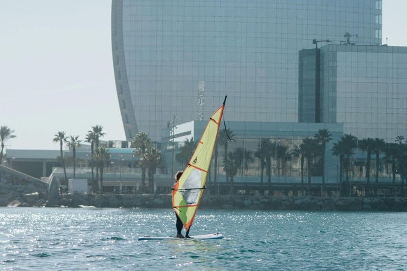 Billet Barcelone : Cours de planche à voile avec guide