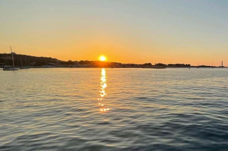 Billet Palerme : Excursion privée en voilier au coucher du soleil + dîner + vin