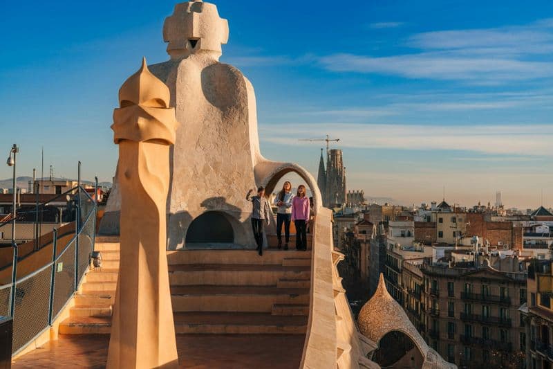 Billet Casa Milà - La Pedrera : Visite en japonais du lever du soleil