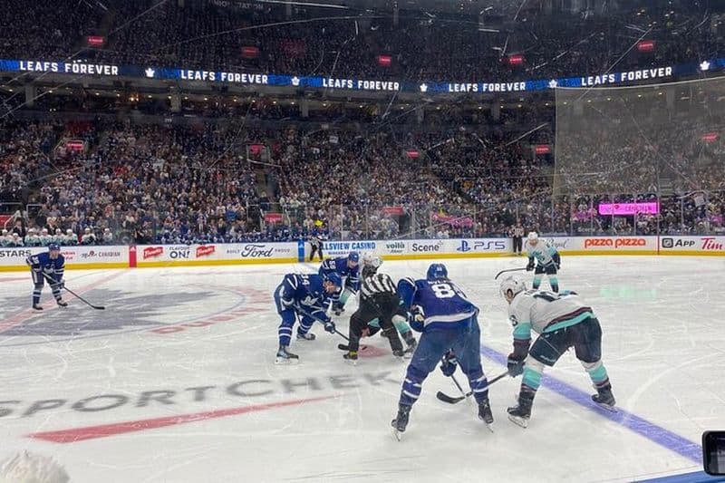 Match de hockey sur glace des Maple Leafs de Toronto au Scotiabank Arena