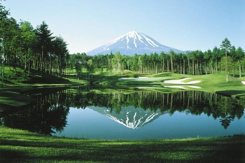 Excursion privée de golf du mont Fuji avec guide anglais au départ de Tokyo.