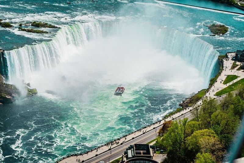 Excursion en autobus et en bateau aux chutes du Niagara avec dégustations d'érable et de chocolat