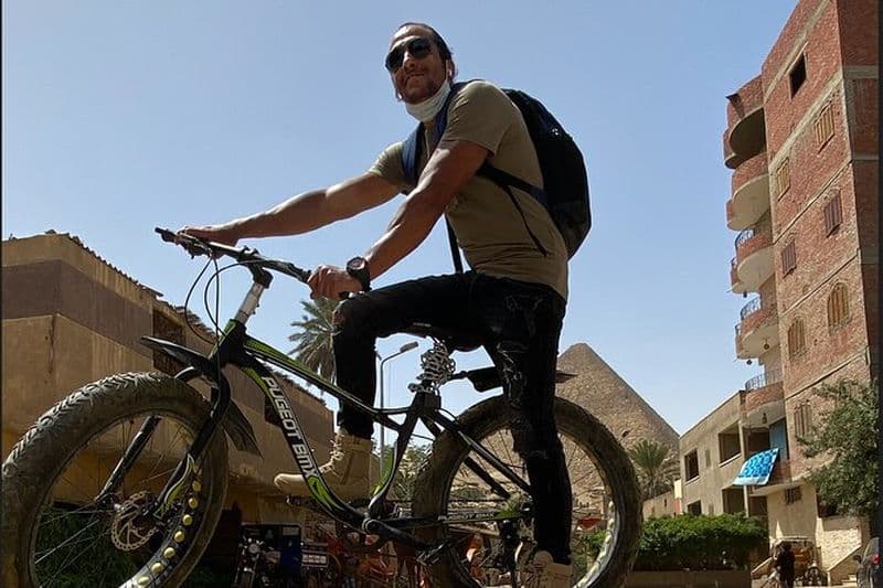 Tour privé à vélo dans la vallée des pyramides