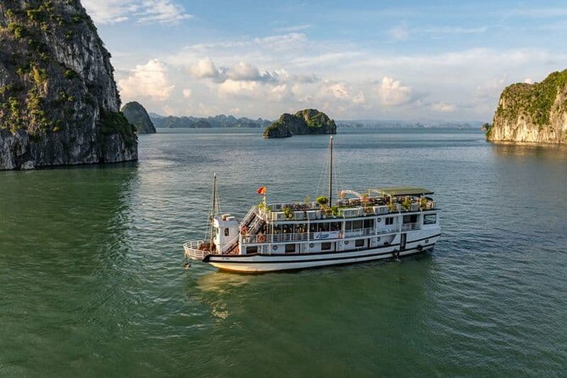 Croisières Renea - MEILLEUR petit bateau à Bai Tu Long & Baie d'Halong