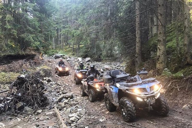 Excursion d'une journée en quad - aventure en plein air en Transylvanie