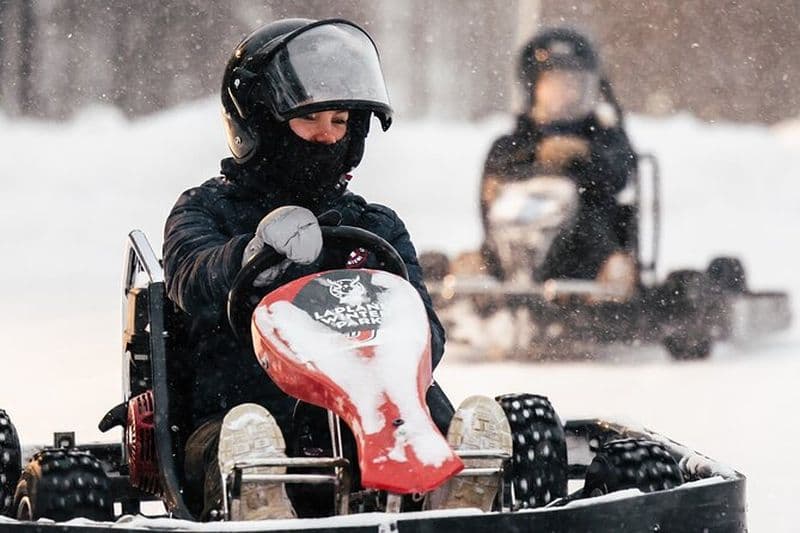 Expérience de karting sur glace en Laponie Winter Park à Rovaniemi Finlande