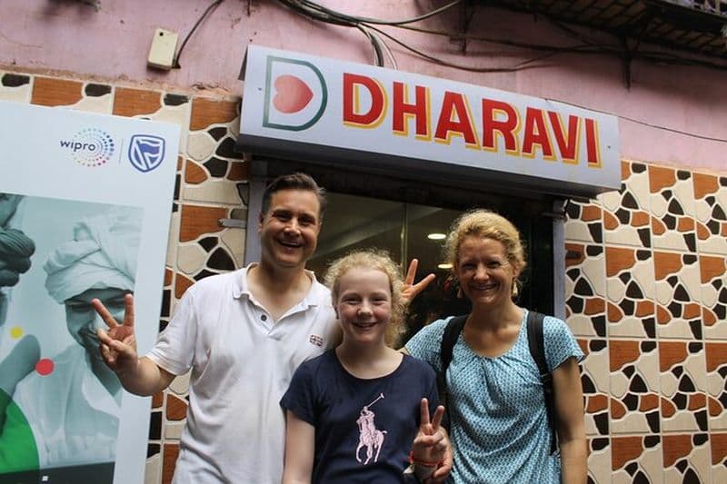 Visite privée du bidonville de Dharavi à Bombay par un habitant avec pick-up