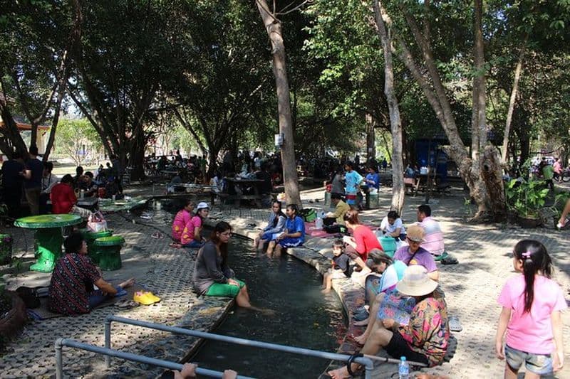 Visite privée) Point de repère ! Doi suthep & Hmong hilltribe + Village parapluie & Source chaude