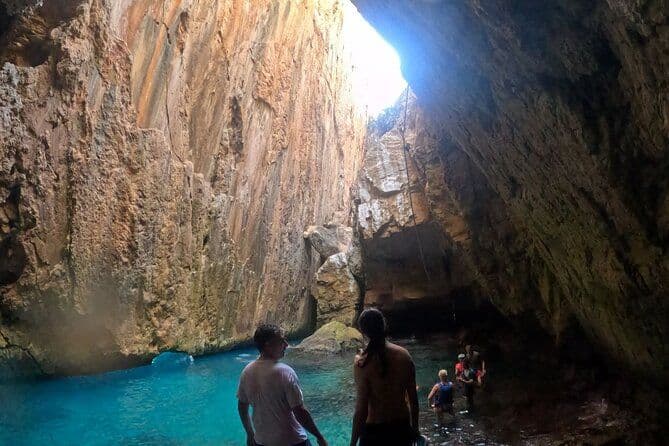 Excursion en kayak à Cala de Moraig, Fish Cave et Testos