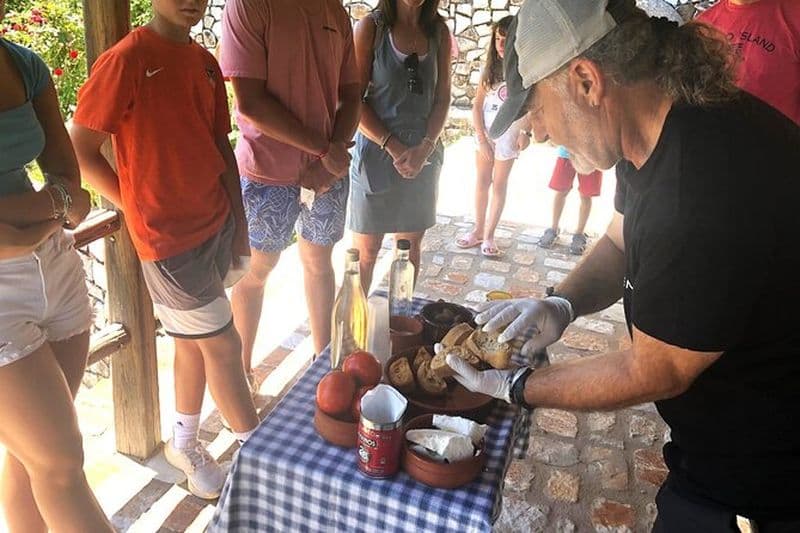 Visite d'une journée avec dégustation de vins et de mets dans le nord de Kynouria, Arcadia, Grèce!