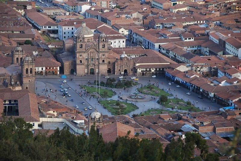 Tour de 13 jours au départ de Lima: Machu Picchu, lac Titicaca, canyon du Colca et lignes de Nazca