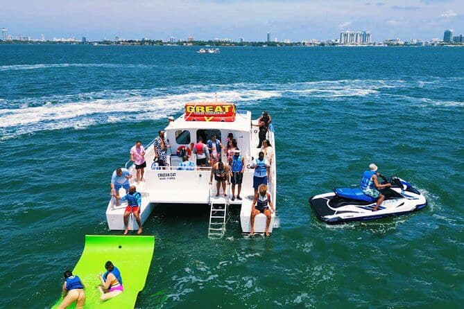 Aventure aquatique : excursion en bateau avec jetskis, tubing et open bar