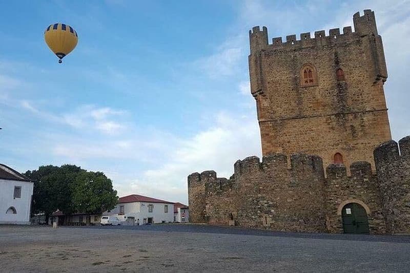 Vol en montgolfière au lever du soleil à Bragança