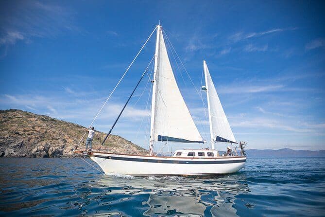 Découvrez la Costa Brava la plus sauvage à la voile