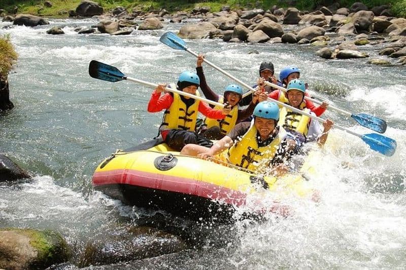 Yogyakarta Elo River Rafting-Guide allemand/italien/français/anglais