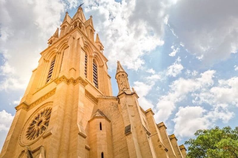 Visite à pied libre découverte de Montpellier