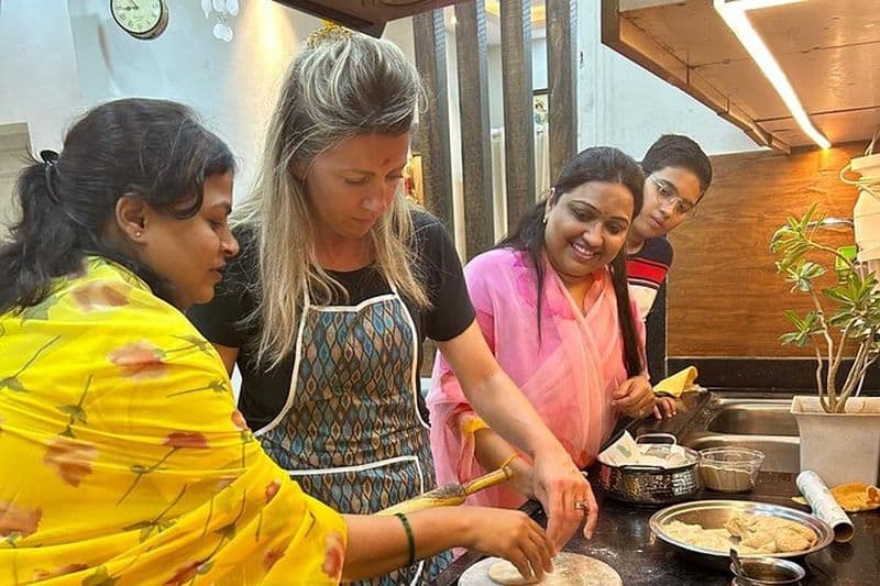 Cours de cuisine en famille indienne à Jaipur (sans ramassage ni goutte)