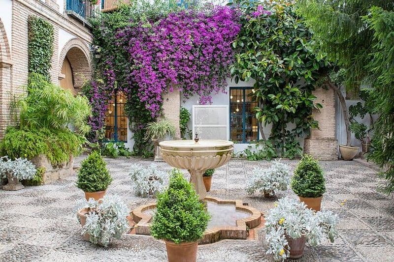 Visite guidée du Palais de Viana