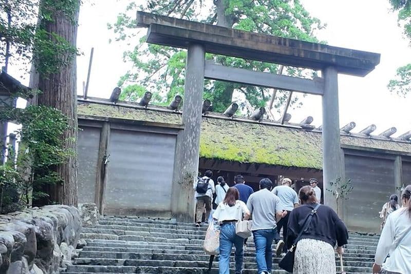 Pèlerinage du sanctuaire Ise Jingu et visite en bus de Meoto Iwa