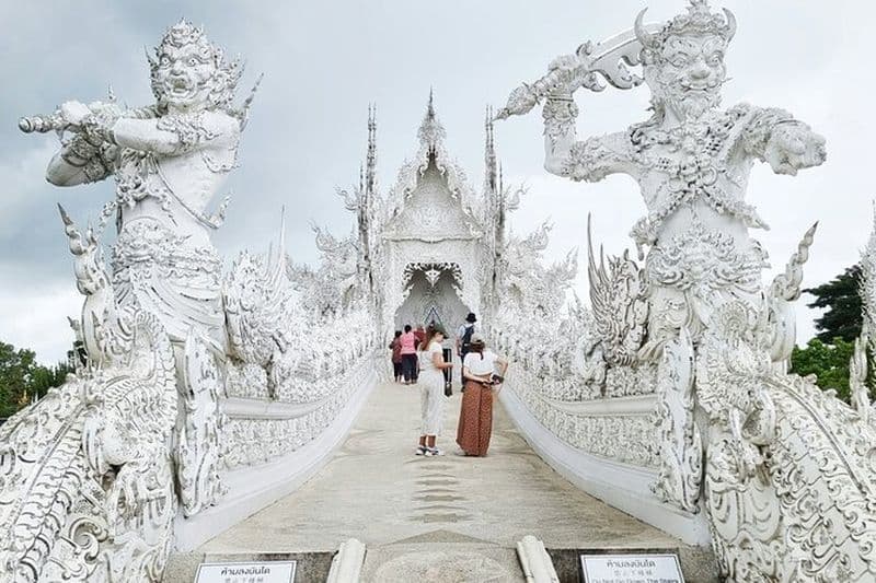 Visite de Chiang Rai : Source chaude, temples, triangle d'or et Hilltribe